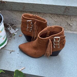 Jennifer Lopez Chestnut Suede Fringe Cowgirl Ankle Booties New Without Box